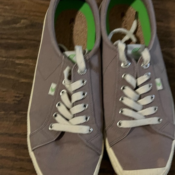 Casual Carimua Sneakers with White Laces - Picture 2 of 7